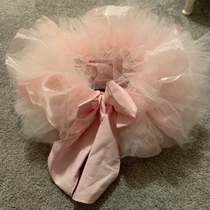 HANDMADE PINK TUTU w bow. Newborn - 1 year old.